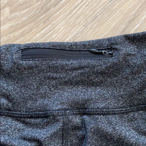 NWOT Dark grey leggings with POCKETS - Picture 4 of 4